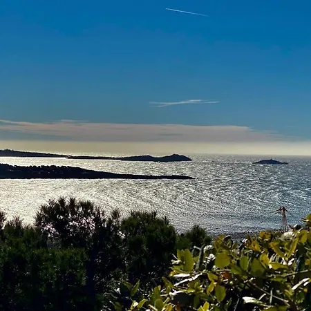 Vue Panoramique Et Piscine *