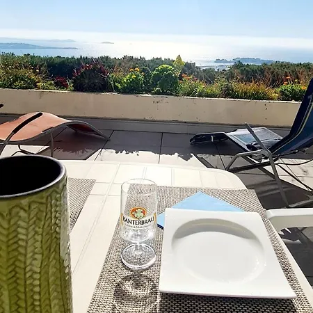 Vue Panoramique Et Piscine * Bandol