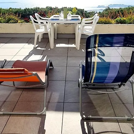 Vue Panoramique Et Piscine *