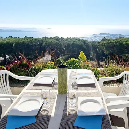 Vue Panoramique Et Piscine Апартаменты Бандоль